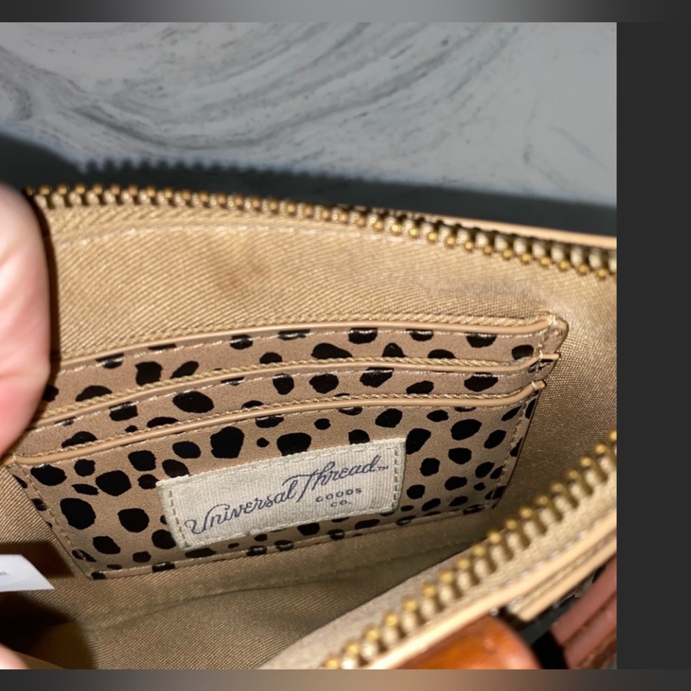 LEOPARD PRINT WRISTLET PURSE BAG CLUTCH WALLET UNIVERSAL THREADS NEW 7 1/2 x 5 - Picture 3 of 4